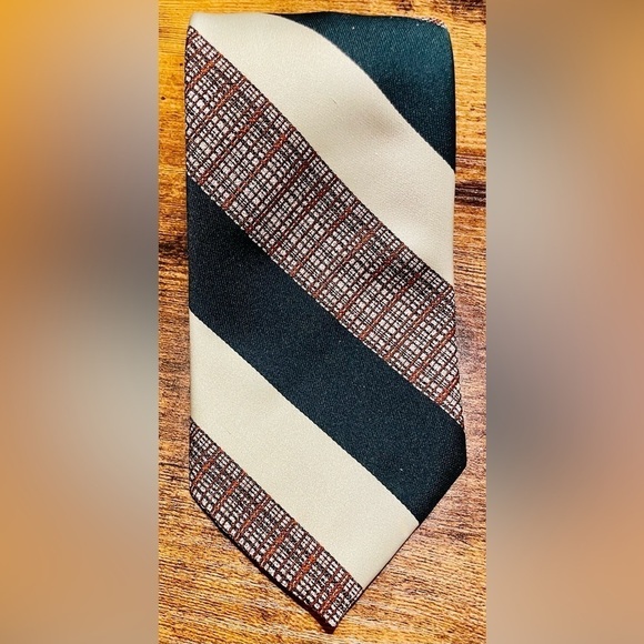 🌟HP🌟 VINTAGE WEMLON WEMBLEY Tie Green Mint Pink Beige Zig Zags Stripes Necktie - Picture 1 of 7